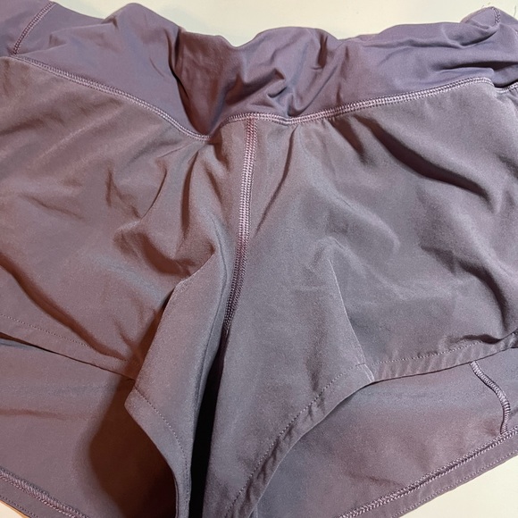 LULULEMON SPEED UP 2.5 Shorts!! - Picture 5 of 10